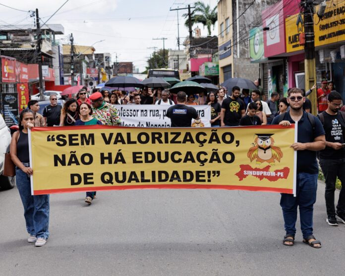 'A educação tem que sair do discurso e entrar na era do recurso', defende professor — Brasil de Fato