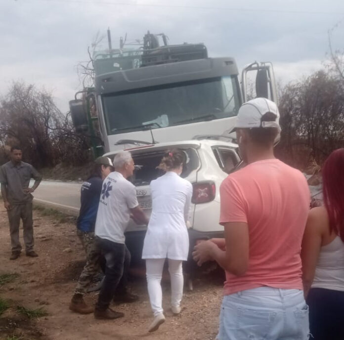 Corpo de Bombeiros confirma duas mortes em acidente na MG-060, entre São José da Varginha e Pequi