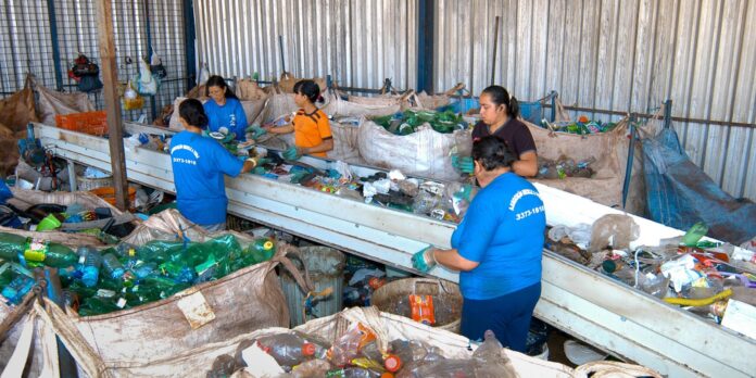 Governo publica norma para aprimorar reutilização do plástico