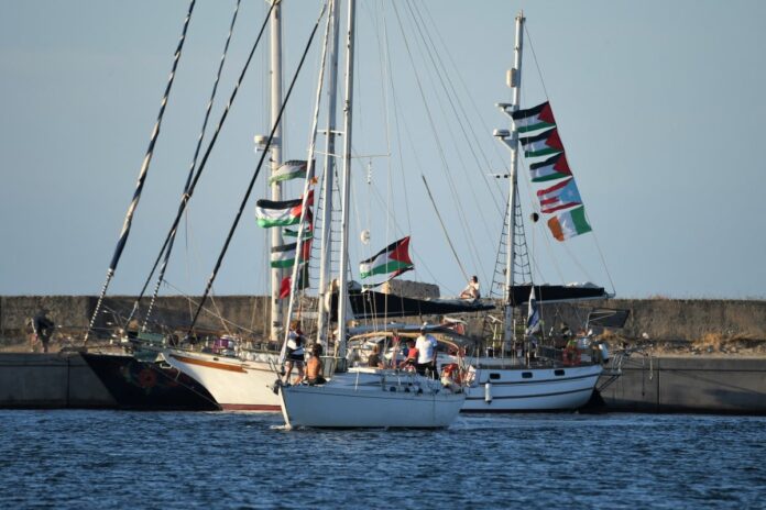 Navios israelenses fazem 'manobras perigosas' contra Flotilha humanitária