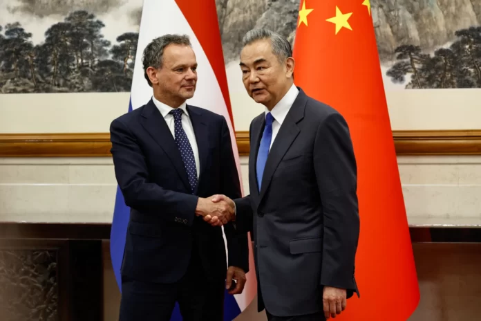Países Baixos tentam reverter retaliação chinesa após assumirem controle de fabricante de chips — Brasil de Fato