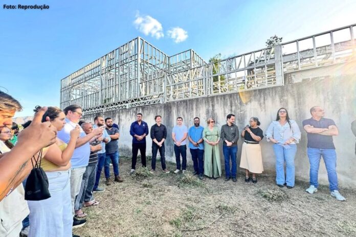 Prefeito de Mariana assina ordem de serviço para construção da UBS Rosário