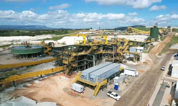 Vale do Lítio: exploração de metais críticos impacta comunidades em MG