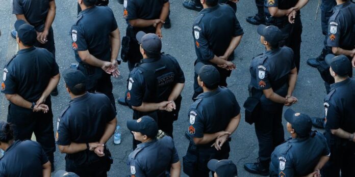 Cinco PMs do Rio são presos por crimes durante Operação Contenção