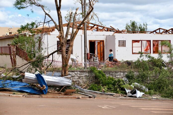 Mudanças climáticas dificultam ainda mais previsão de tornados, apontam especialistas — Brasil de Fato