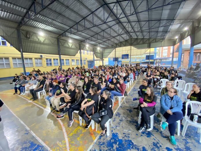 Professores de São Leopoldo anunciam paralisação contra teto de gastos e desmonte de serviços públicos — Brasil de Fato