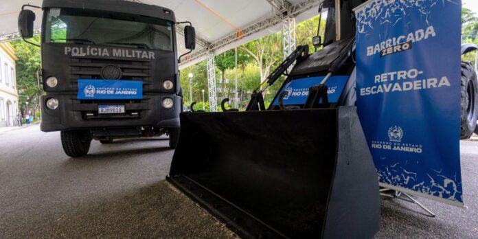 Rio de Janeiro anuncia operação para retirar barricadas em comunidades