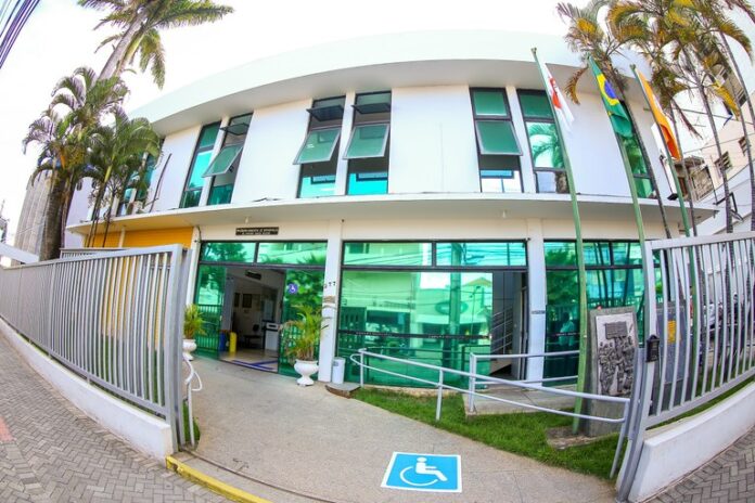 Câmara aprova aumento de 42% nos salários dos vereadores e amplia número de cadeiras