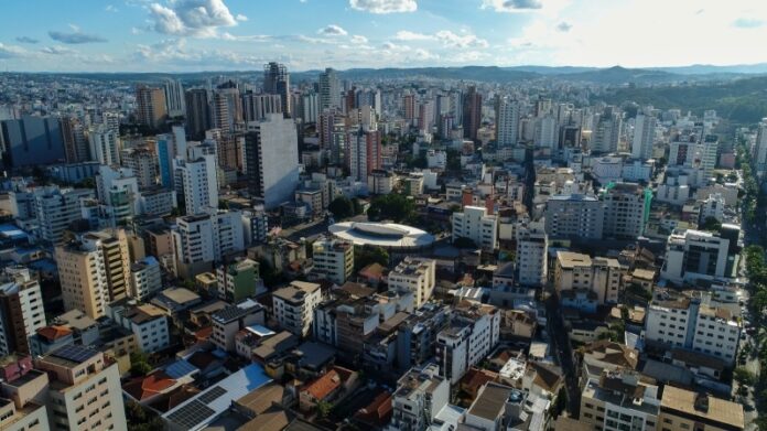 Forte calor: Temperaturas em Divinópolis ultrapassam os 32 °C 
