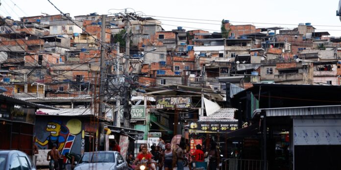 Rio apresenta plano para reocupar áreas tomadas pelo crime organizado