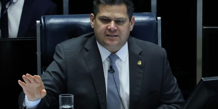 Senado reage a decisão de Gilmar Mendes sobre impeachment de ministros