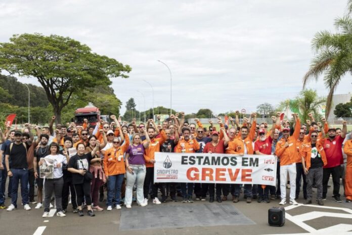 Trabalhadores denunciam assédio e pressão da Petrobras.