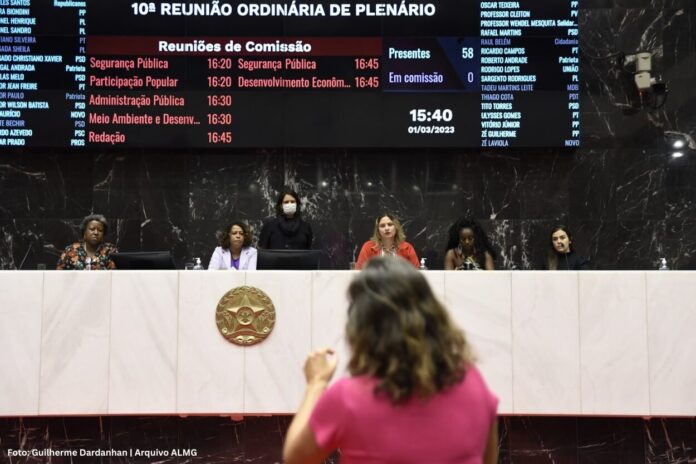 Assembleia promulga lei que reserva vagas a pessoas negras em concursos