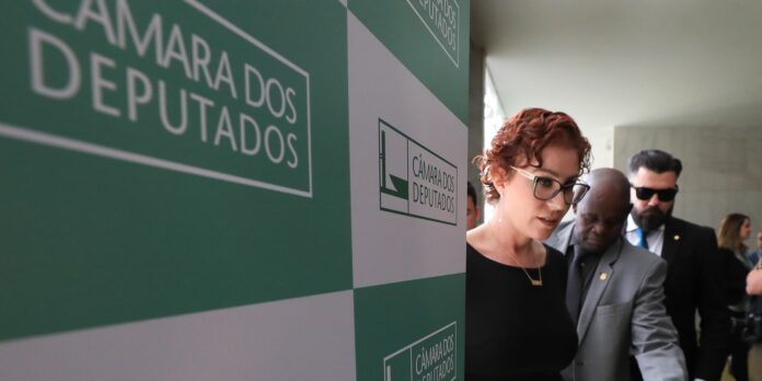 Justiça italiana deve julgar extradição de Zambelli só em fevereiro