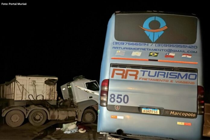 acidente com ônibus e carreta deixa morto e 20 feridos