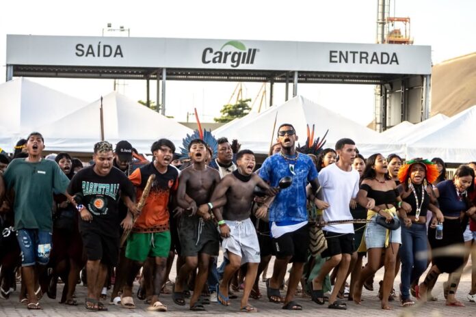 Indígenas ocupam o porto de Santarém desde o dia 22 de janeiro