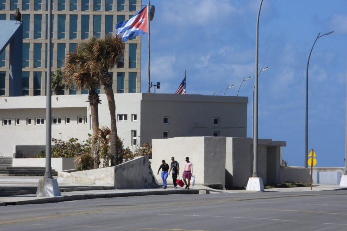 EUA impôs novas tarifas a países que “vendam ou, de qualquer outra forma, forneçam petróleo a Cuba”