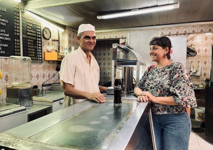 A artista e pesquisadora Bruna Rafaella Ferrer retorna ao Chá Mate Brasília para relançamento