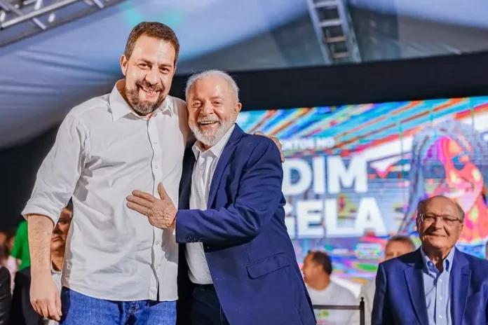 Guilherme Boulos, novo ministro da Secretaria-Geral da Presidência, e presidente Lula