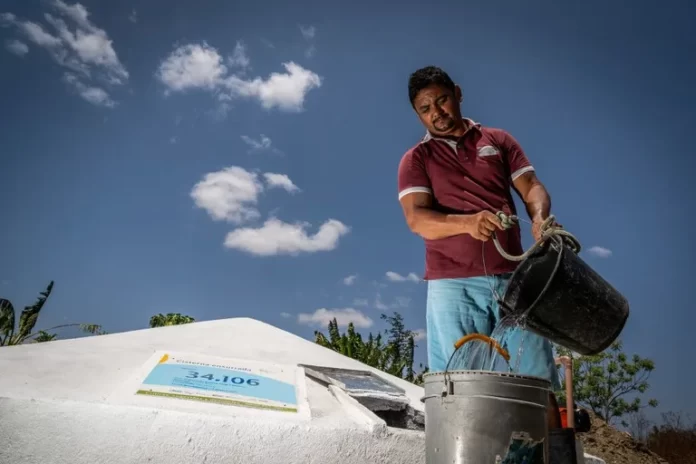 As cisternas garantem água para consumo residencial, em escolas rurais, lavouras e criação de animais, fortalecem a agricultura familiar e ampliando a segurança alimentar