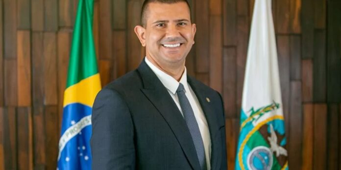 Justiça anula sessão que elegeu Douglas Ruas presidente da Alerj