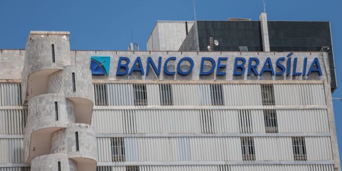 Justiça suspende lei que repassou terrenos públicos do DF ao BRB