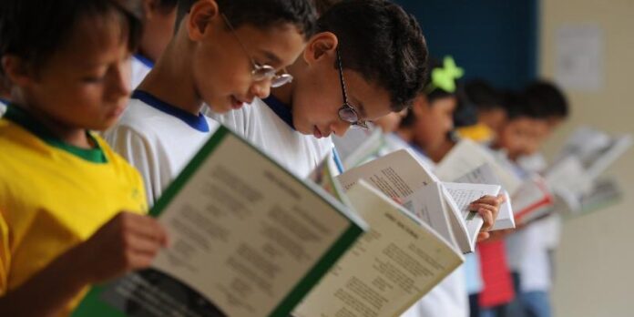 Projetos levam literatura indígena à rede municipal de ensino do Rio