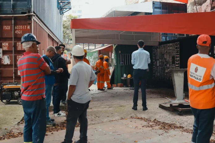 Remoção do Teatro de Contêiner Mungunzá Reprodução/Instagram/@akioleonardo