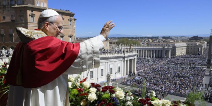Papa Leão XIV pede paz a líderes mundiais na missa de Páscoa