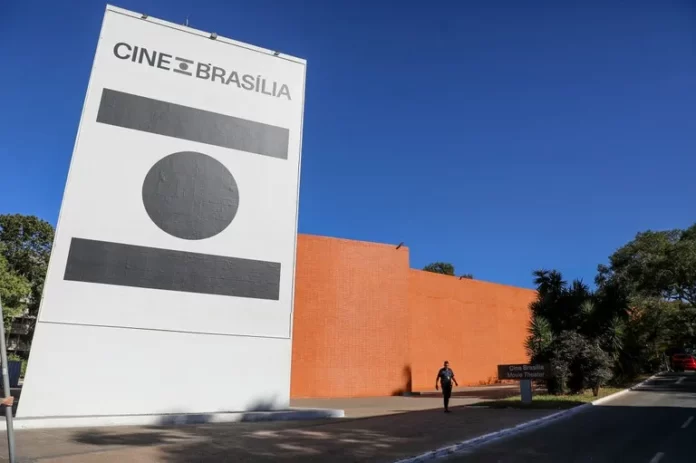 A programação do festival reúne longas de diferentes origens, com sessões distribuídas ao longo da semana e exibições voltadas ao público geral na capital.