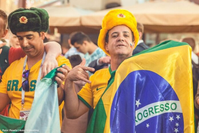 Trabalhador terá folga nos jogos do Brasil na Copa? Veja o que diz a lei
