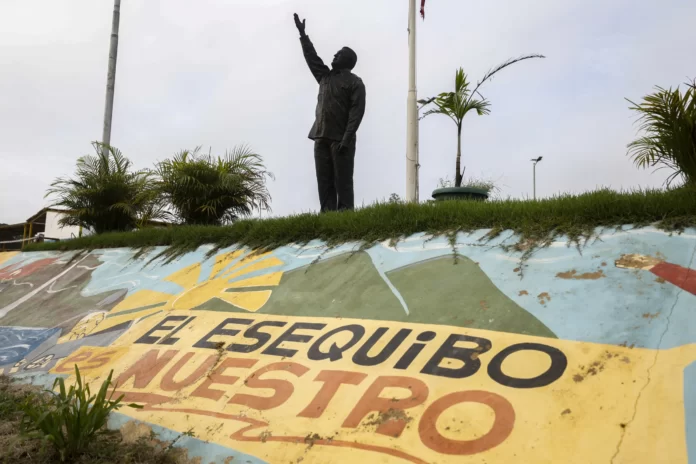 Em 2023, referendo popular na Venezuela definiu a defesa da soberania venezuelana sobre a Guiana Essequiba.