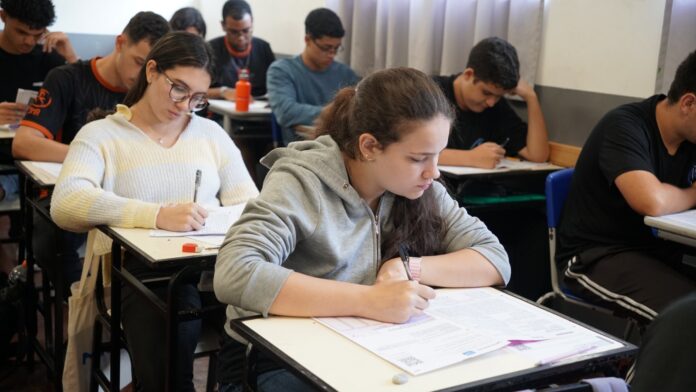 Agência Minas Gerais | Estudantes mineiros têm até esta sexta-feira (5/6) para se inscrever no Enem 2026