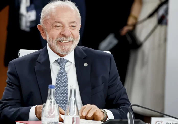Presidente Lula durante reunião ampliada do G7, em na França