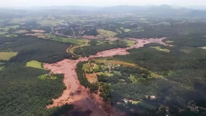 Rompimento de barragem com rejeitos em Brumadinho/MG