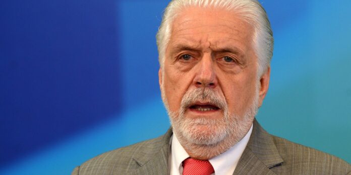 PF intima Jaques Wagner a depor sobre Caso Master