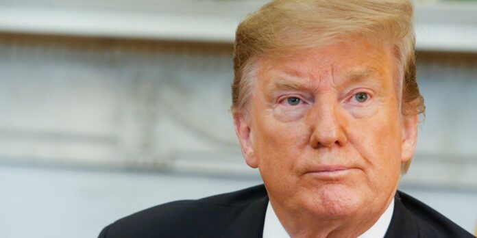 Trump anuncia novo bloqueio e taxa de 20% no Estreito de Ormuz