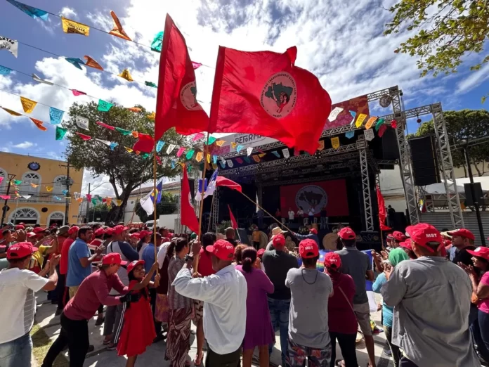 Ato político marca último dia do evento