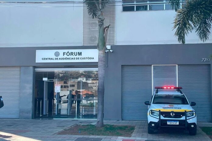 Justiça determina prisão de pai flagrado agredindo bebê de 5 meses