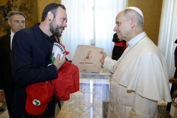 Ao lado de outros movimentos populares, MST participa de encontro com papa Leão XIV no Vaticano