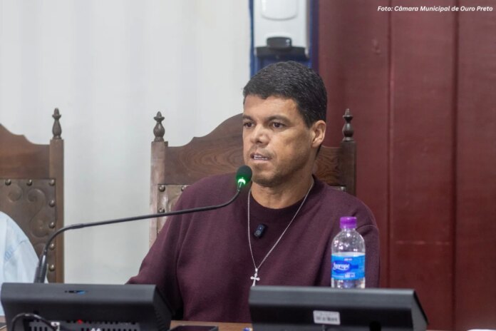 Carlinhos Mendes propõe faixa de pedestre elevada para reforçar segurança na Avenida JK