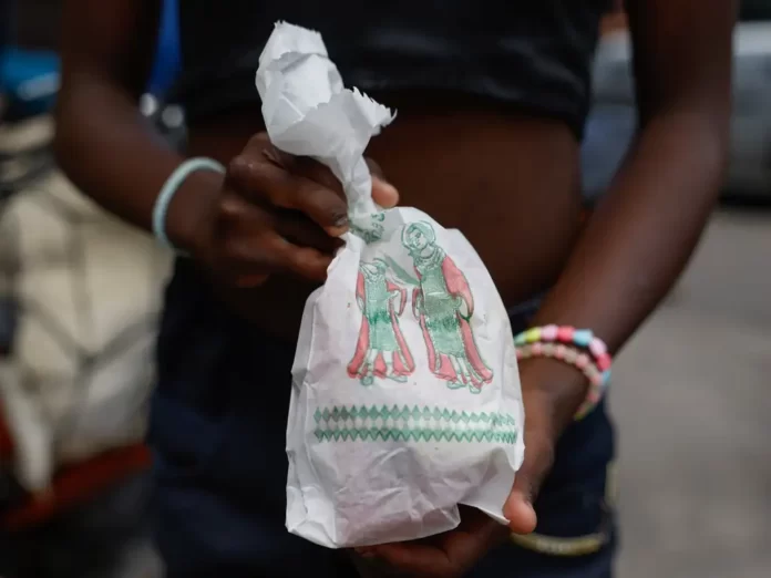 Cosme, Damião, Doum, ibejis e erês: Viradão Cultural Suburbano distribui doces na Penha