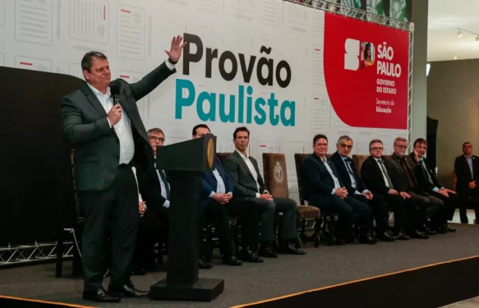 Política de bonificação de Tarcísio fomenta fraudes como as detectadas no Provão Paulista, aponta pesquisador