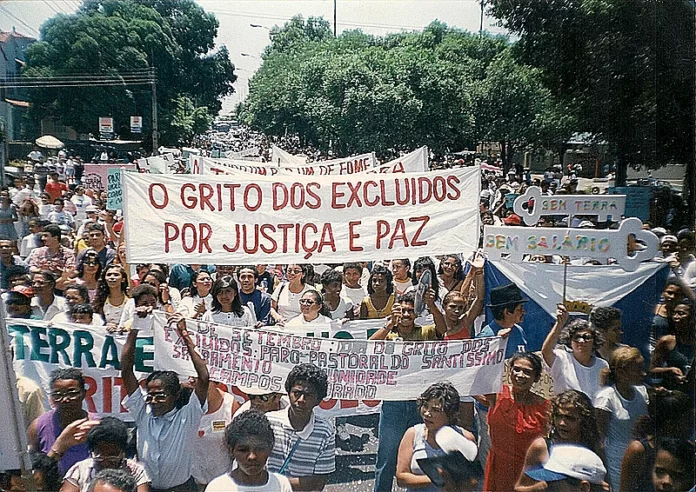 A primeira edição do Grito dos Excluídos e das Excluídas foi em 1995.