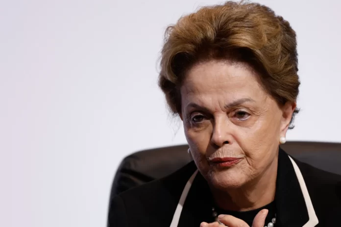 Dilma é hostilizada por bolsonaristas ao votar em MG e apoiadores reagem com cantos e palmas