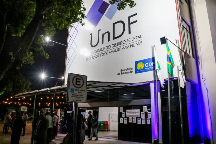 Professores da UnDF pautam demandas para candidaturas comprometidas com a instituição